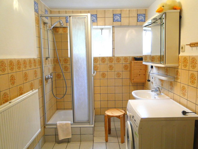 Bathroom 4, Wohnung in Alt Bukow mit Garten, Rostock