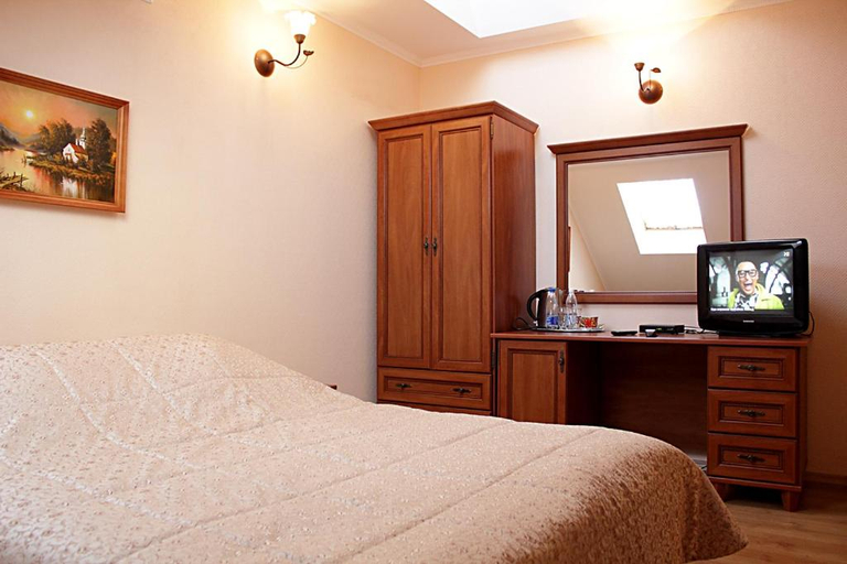 Bedroom 2, Europe, Pustomytivs'kyi