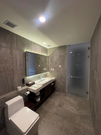 Bathroom 9
