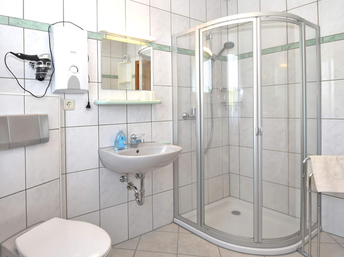 Others 4, Cozy Holiday Home in Großbreitenbach near Schwarza Valley, Ilm-Kreis