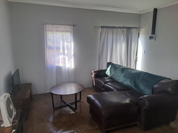 Others 5, 22 Duvenhage, Siyanda