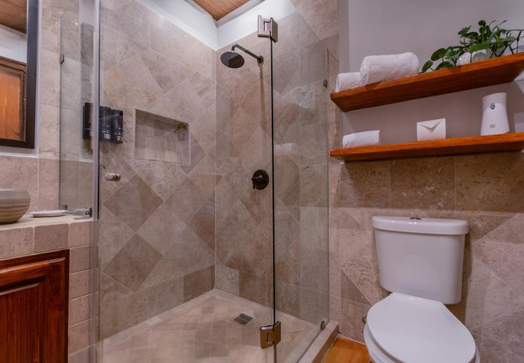 Bathroom 3, Five Queens Boutique Hotel, Allende