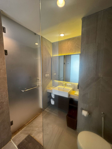 Bathroom 14