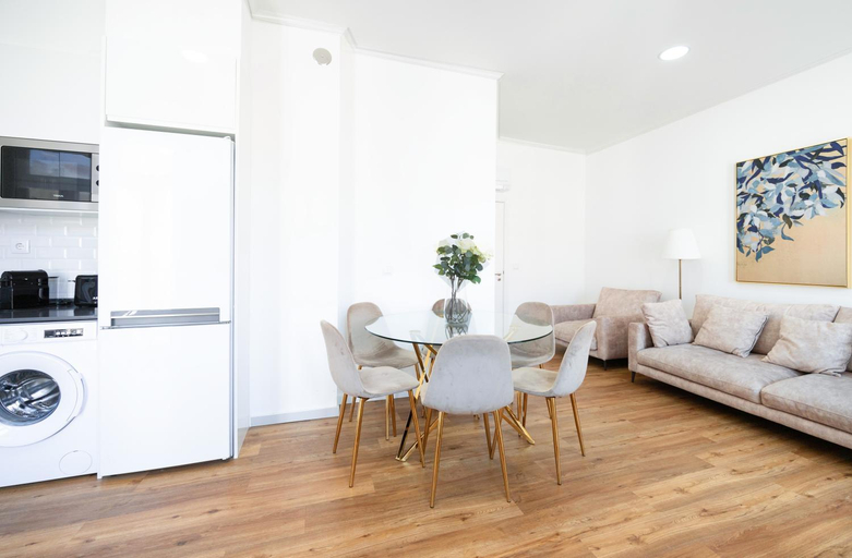 Kitchen 2, Lisboa Intendente 3Bedroom Apartment with Balcony, Lisbon