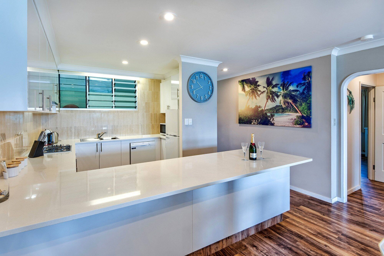 Private kitchen, The Elite F208 by HamoRent on Hamilton Island, Whitsunday