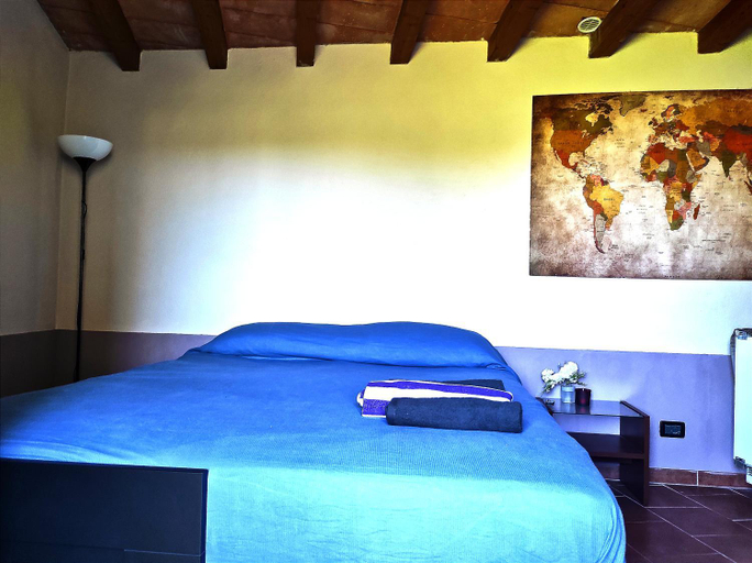 Camera con bagno e accesso indipendente, Lucca
