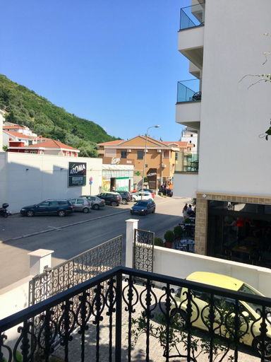 Others 5, Apartments Markovic