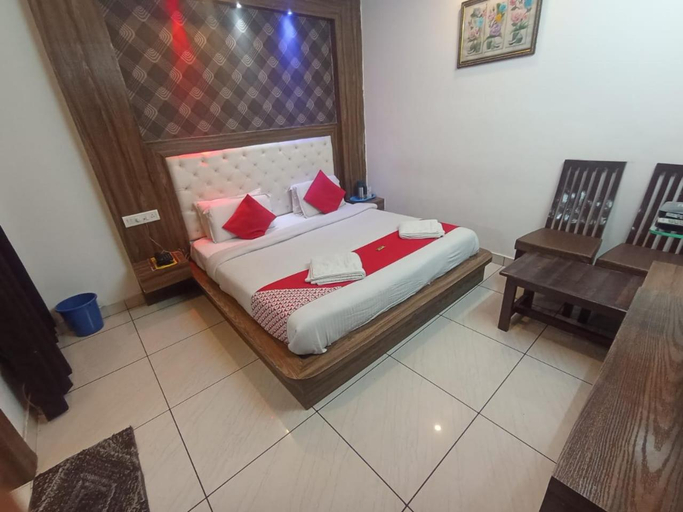 Bedroom 5, Anku sharma hotels, Reasi