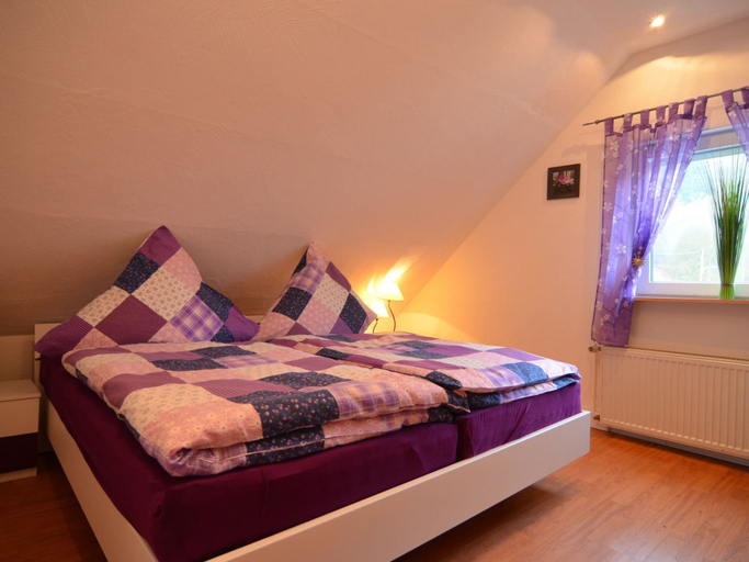 Bedroom 3, Chalet im Sauerland Nahe Skigebiet Winterberg, Hochsauerlandkreis