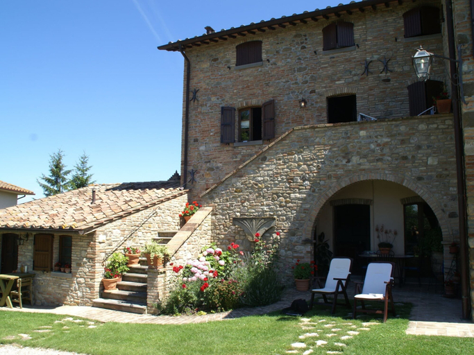 Exterior & Views 1, Holiday home in Montone with swimming pool, Perugia
