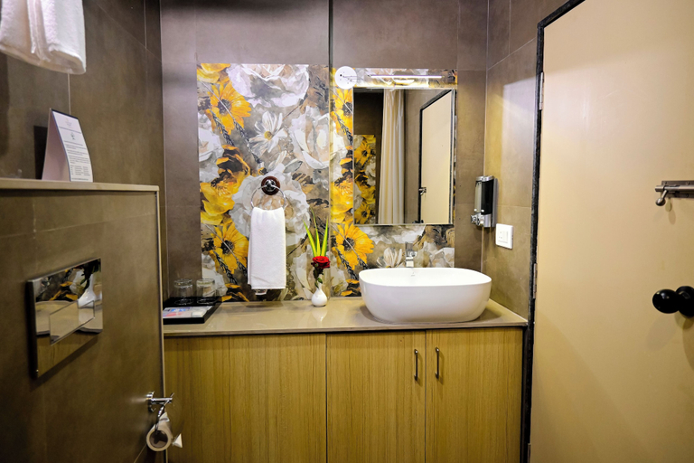 Bathroom 5, Hillside Hotel, Mysore