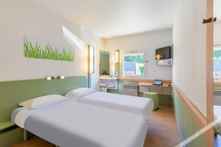 Bedroom 3, B&B HOTEL Mulhouse Dornach, Haut-Rhin