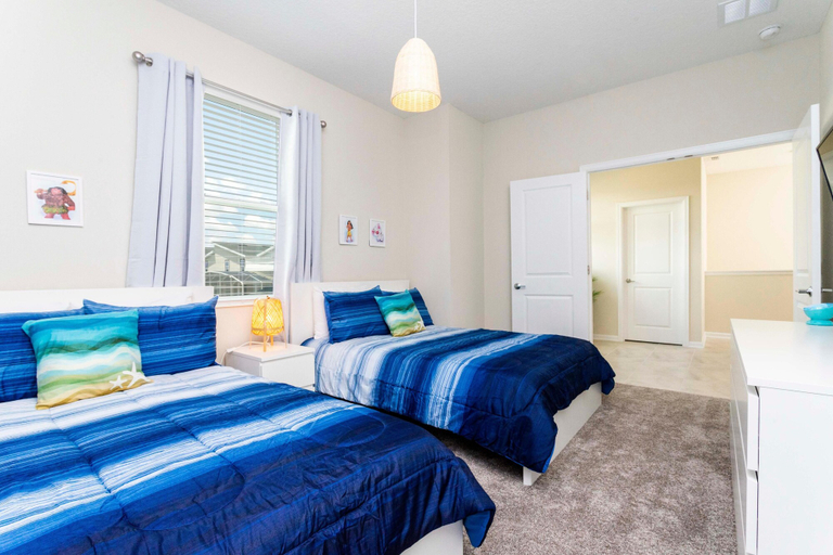 Others 4, 1133 DL - Chic Pet-friendly 3BR Townhome: 8 Guests, Polk