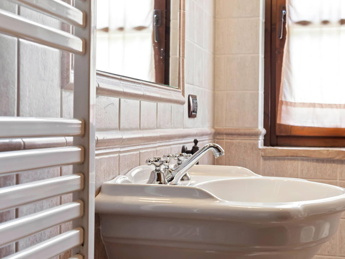 Bathroom, Luxury, Modern Apartment With Pool and Stunning Views, Terni