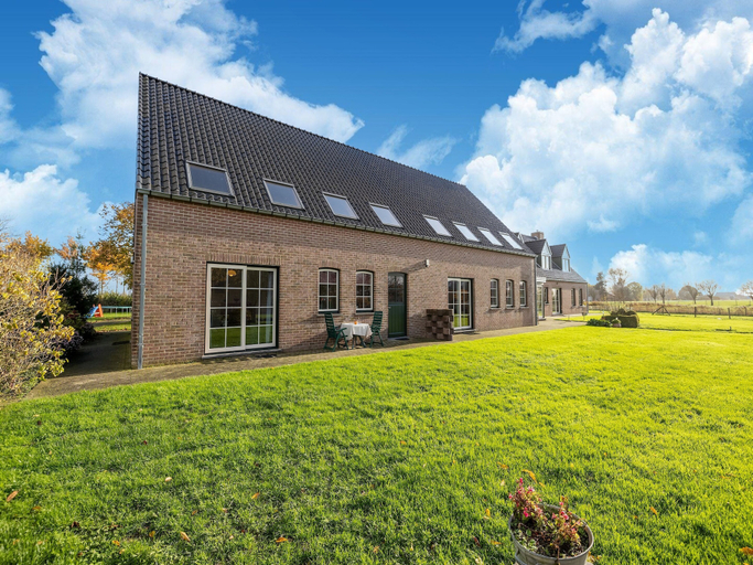 Exterior 2, Holiday Home in Sint Kruis With a Garden, Sluis