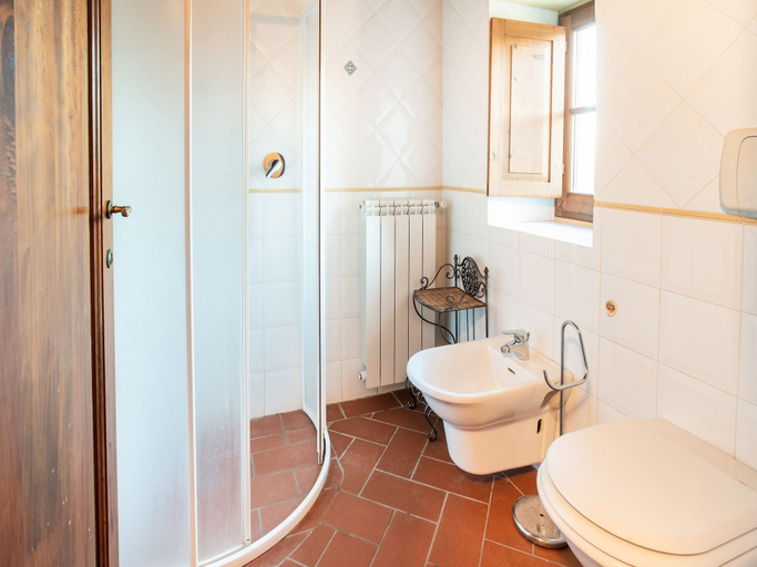 Bathroom 3, Belvilla by OYO Pergolatico, Florence