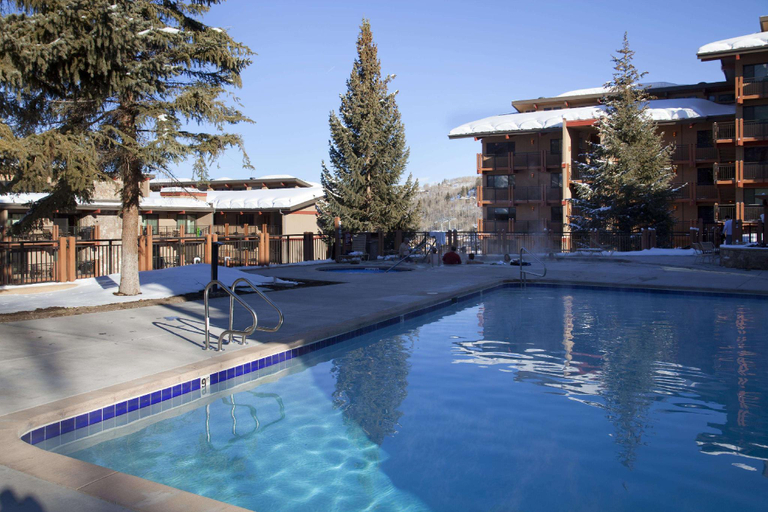 Sport & Beauty, Stonebridge Inn, Pitkin