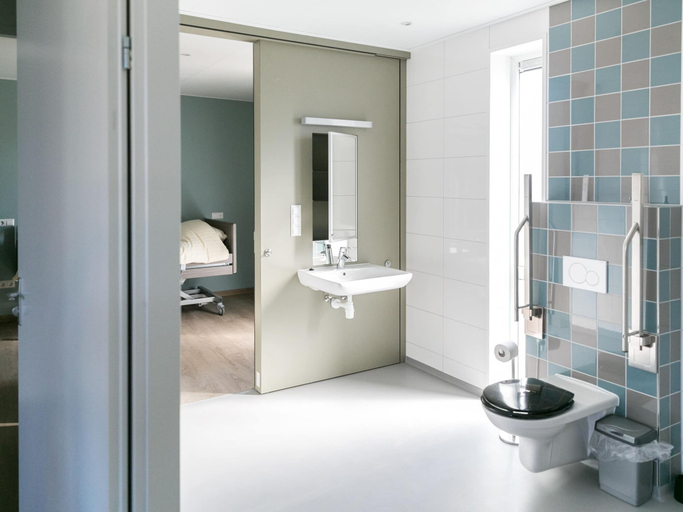 Bathroom 4, Bungalow in Netherlands With Accessible Design, 's-Gravenzande