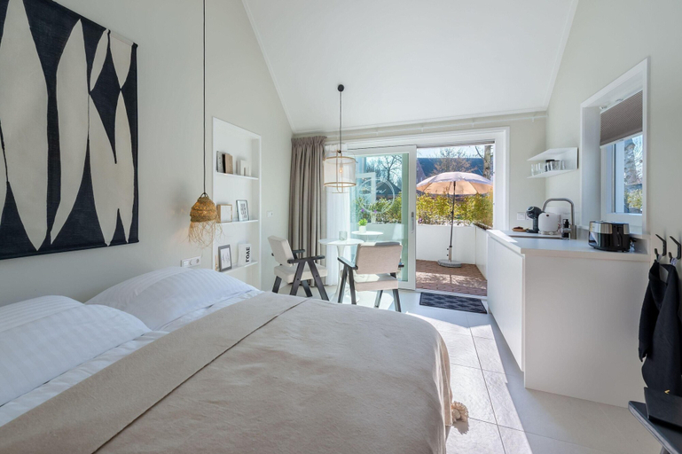 Room 3, Holiday Home Near Beach in Zeeland, Veere