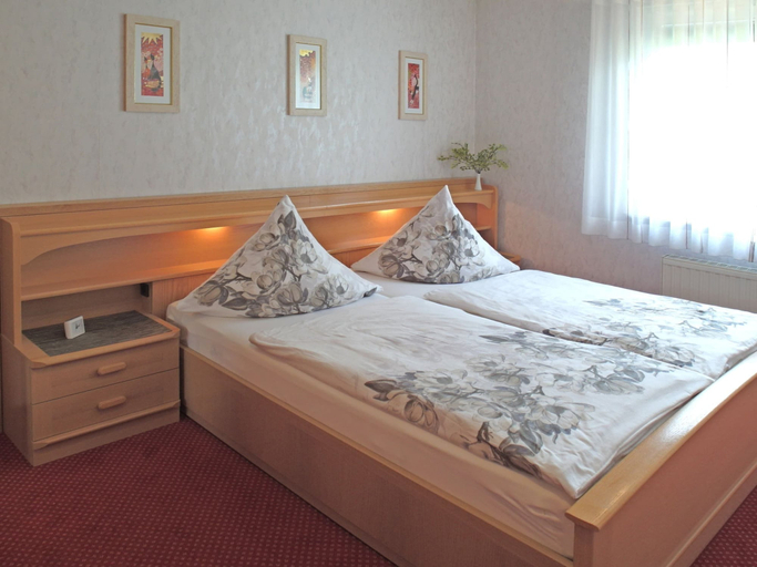 Bedroom 2, Ferienwohnung in der Nahe des Skigebietes, Waldeck-Frankenberg