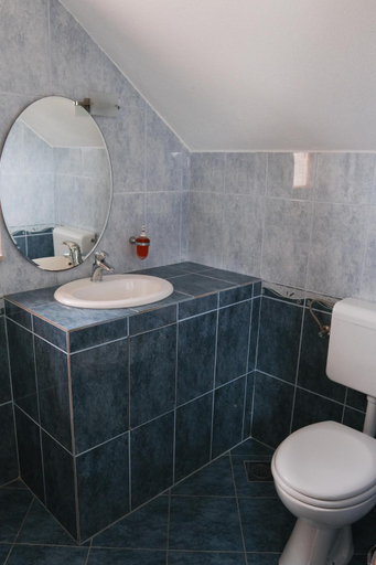 Bathroom 3, Tome's place, Nerežišća