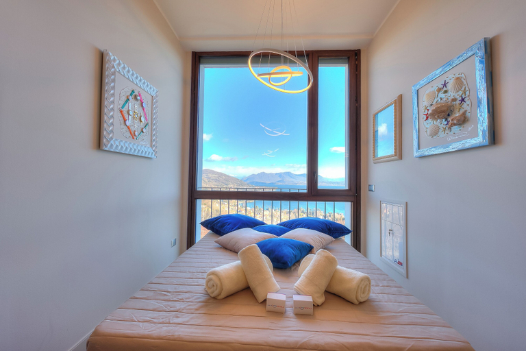 Bedroom 4, Suite on The Lake, Novara