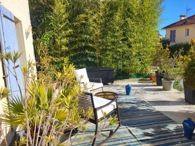 Others 5, Studio independant avec terrasse a Juan les Pins, Alpes-Maritimes