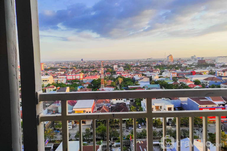 Exterior & Views 28