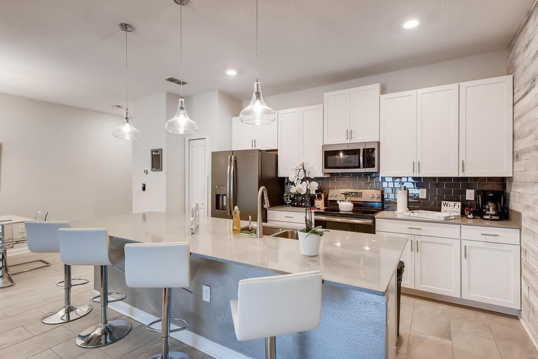 Others 4, 4802 LL Dream Getaway Luxury Townhome w/ Pool, Osceola