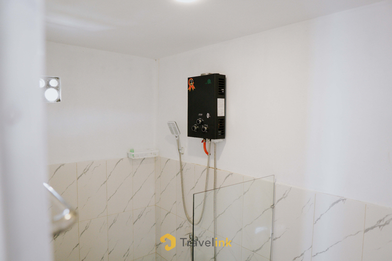 Bathroom 4, Dieng Khatulistiwa By Travelink, Banjarnegara