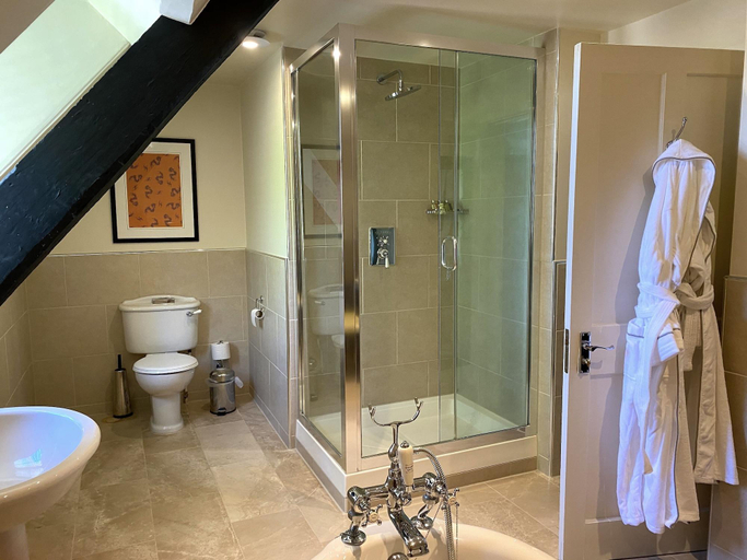 Bathroom 4, Lower Slaughter Manor, Gloucestershire