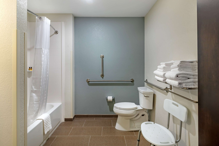 Bathroom 4, Best Western Plus Bluffton / Hilton Head Hotel, Beaufort