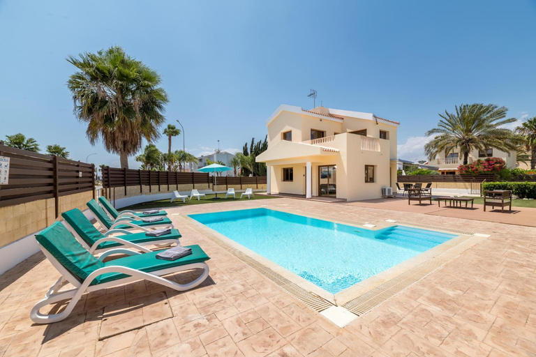 Others 2, Villa Sarah
