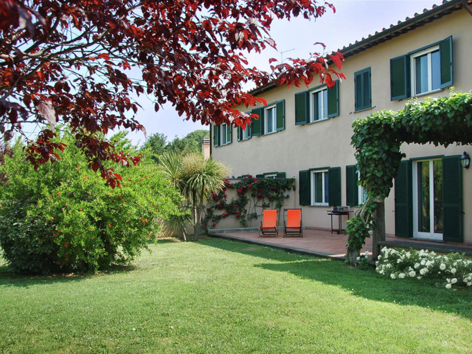 Exterior 5, Villa in Lazio With Pool and Vineyards, Rieti