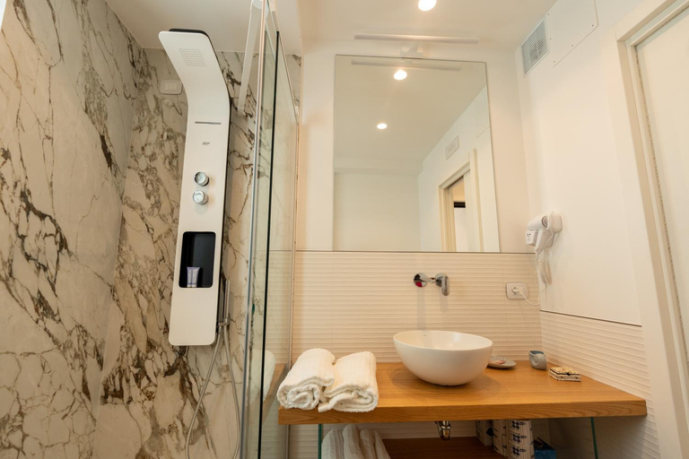 Bathroom 3, Blumarea, Salerno