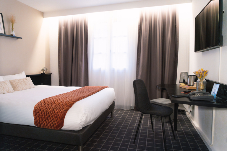 Bedroom 3, Hotel Du Beffroi Gravelines Dunkerque, Nord