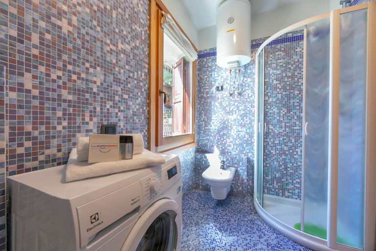 Bathroom 5, Casa Loredana, Sondrio