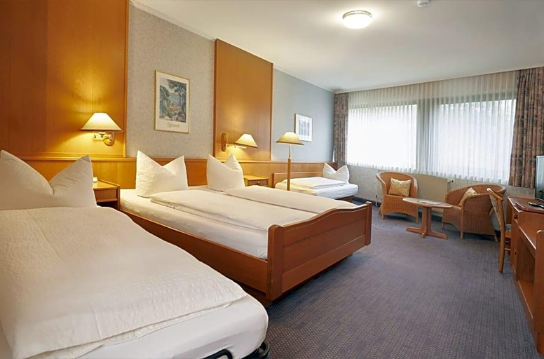 Bedroom 2, Park Hotel Berlin, Heidekreis