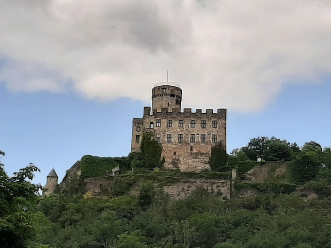 Others 2, Lovely Apartment in Roes With a Terrace, Cochem-Zell