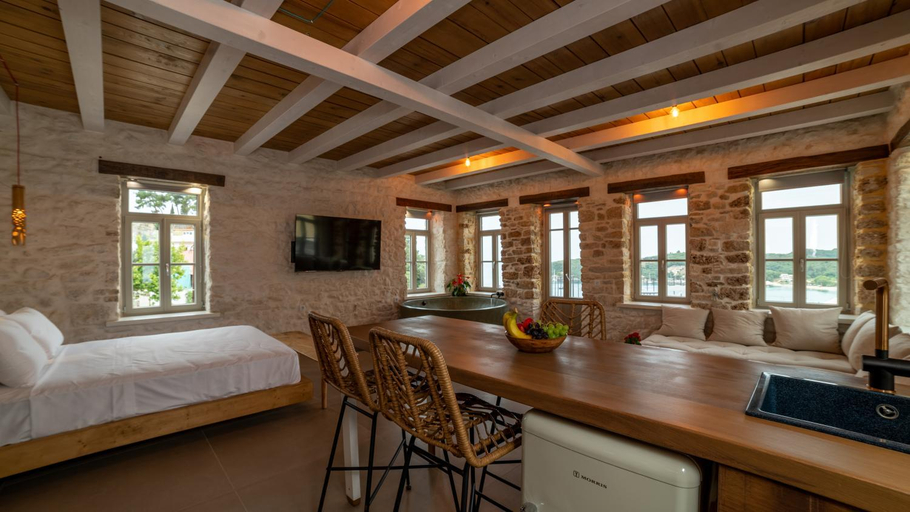 Others 5, Pargas Distillery Suites, Epirus