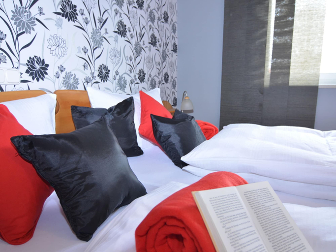 Bedroom 2, Wonderful Apartment With Barrel Sauna, Kronach