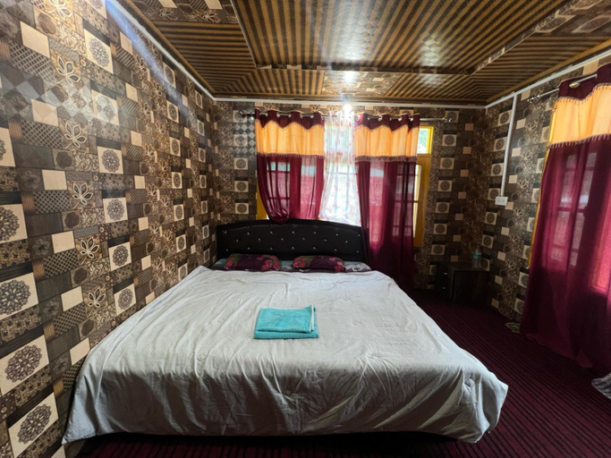 Bedroom 4, Khatoon Resort, Bandipore
