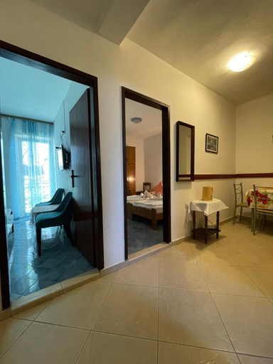 Others 3, Apartments Markovic