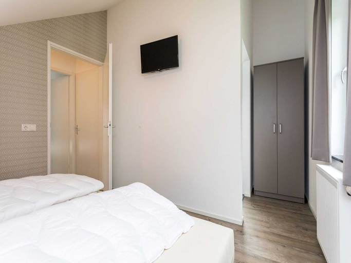 Room 5, Modern and Stylish Villa in Limburg, Roggel en Neer