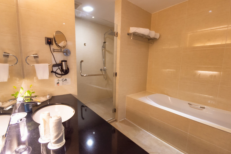 Bathroom 3, KINTA RIVERFRONT HOTEL AND SUITES, Kinta