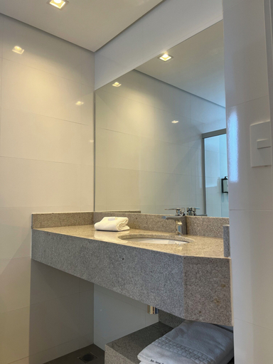 Bathroom 4, Bah Hotel, Baje