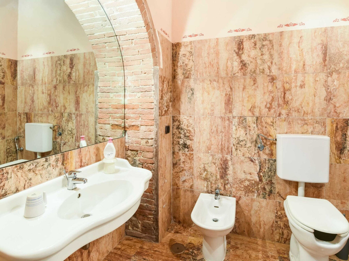 Bathroom 3, Holiday Home in Celle Sul Rigo With Swimming Pool, Siena