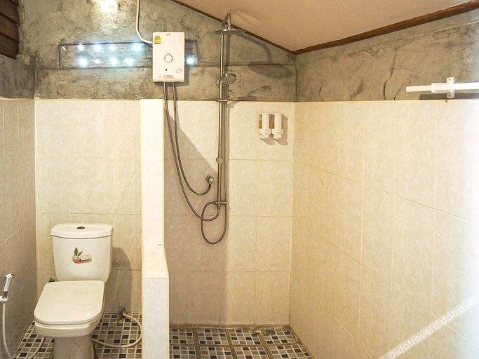 Bathroom 3, Chareena Beachside, Muang Satun