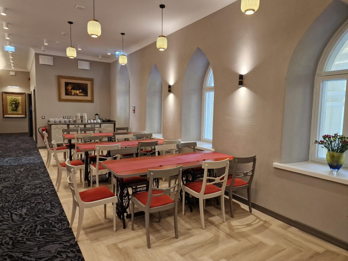Food & Drinks, Janeda Aidahotell, Ambla