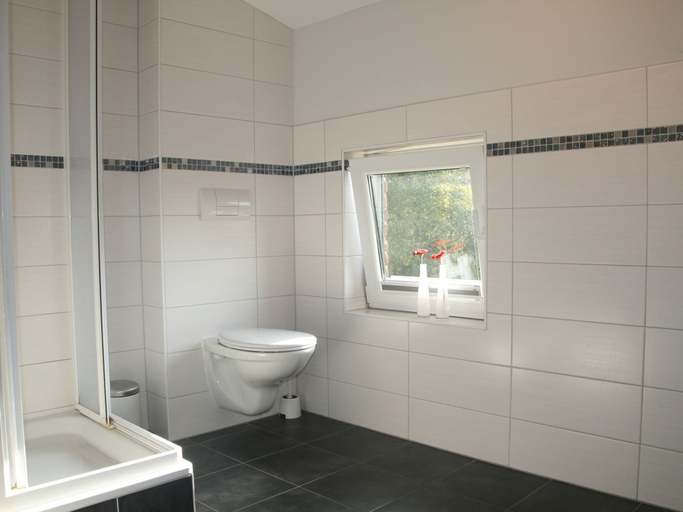 Bathroom 3, Schones Landhaus in Bastorf am Meer, Rostock
